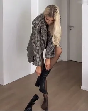 Sophia Schnherr OnlyFans Leaked Free Thumbnail Picture - #YBBa94QrEp