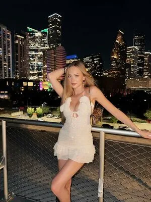 sophia.ilysm OnlyFans Leaked Free Thumbnail Picture - #q1Cr54xc18