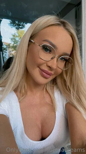 Sophiadreams OnlyFans Leaked Free Thumbnail Picture - #1QlLYOVof2