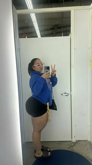 Sophialaurrren OnlyFans Leaked Free Thumbnail Picture - #8eO5bI2OP4