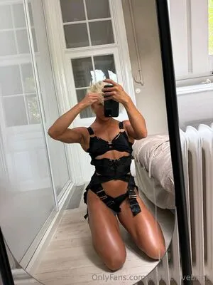 Sophie Arvebrink OnlyFans Leaked Free Thumbnail Picture - #hyJxY99j7O