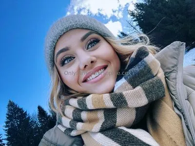 Sophie Cox OnlyFans Leaked Free Thumbnail Picture - #ANTpcdc2D7