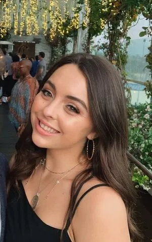 Sophie Glasser OnlyFans Leaked Free Thumbnail Picture - #2SRSDamkLa