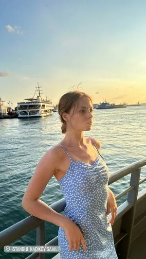 Sophie La Sage OnlyFans Leaked Free Thumbnail Picture - #G12xpKdeRh