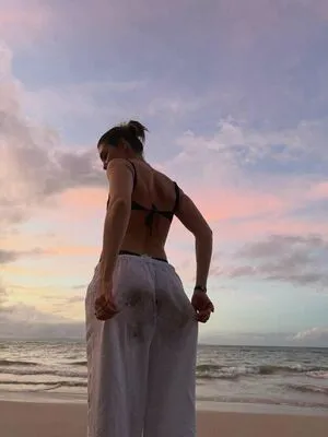 Sophie Nelisse OnlyFans Leaked Free Thumbnail Picture - #3HR3ISQOYo