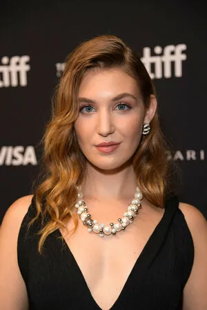 Sophie Nelisse OnlyFans Leaked Free Thumbnail Picture - #N807BEgvco