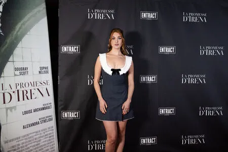 Sophie Nelisse OnlyFans Leaked Free Thumbnail Picture - #lfikzaPW86