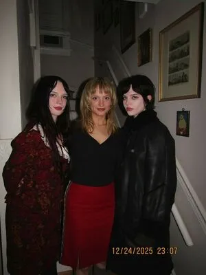 Sophie Thatcher OnlyFans Leaked Free Thumbnail Picture - #29xfxHXGHo