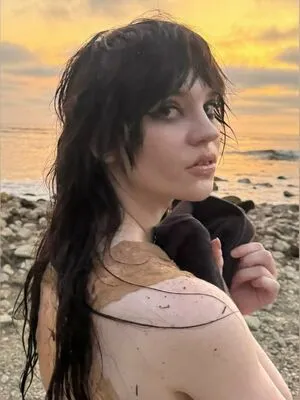 Sophie Thatcher OnlyFans Leaked Free Thumbnail Picture - #C4ZRd4JCVf