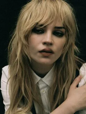 Sophie Thatcher OnlyFans Leaked Free Thumbnail Picture - #FiDnANYTwu