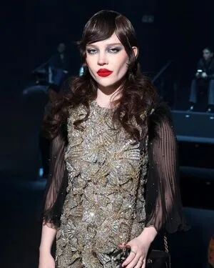 Sophie Thatcher OnlyFans Leaked Free Thumbnail Picture - #J4u5snumXy