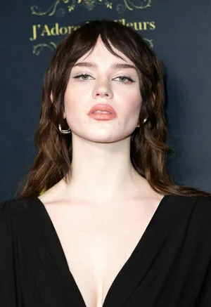Sophie Thatcher OnlyFans Leaked Free Thumbnail Picture - #NGwC5Cpm4X