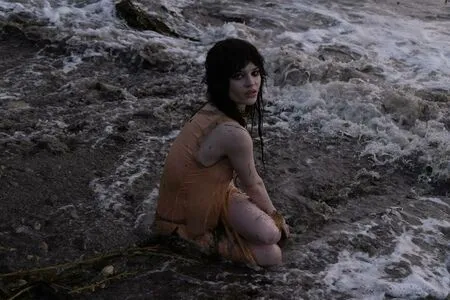 Sophie Thatcher OnlyFans Leaked Free Thumbnail Picture - #RQKrSab2gu