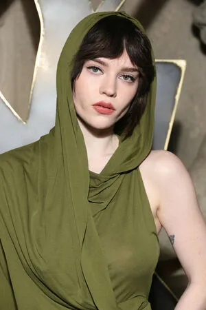 Sophie Thatcher OnlyFans Leaked Free Thumbnail Picture - #krD2i370pI