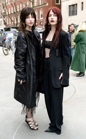 Sophie Thatcher OnlyFans Leaked Free Thumbnail Picture - #lnFubddTS4