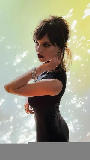 Sophie Thatcher OnlyFans Leaked Free Thumbnail Picture - #skxd1Ck4wl