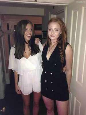 Sophie Turner OnlyFans Leaked Free Thumbnail Picture - #32KUMykXCk