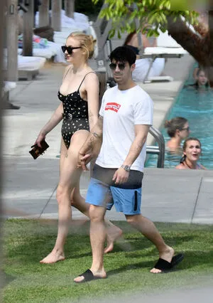 Sophie Turner OnlyFans Leaked Free Thumbnail Picture - #4XmE5E5M6a