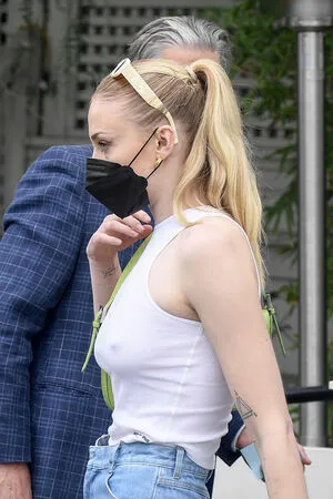 Sophie Turner OnlyFans Leaked Free Thumbnail Picture - #4i6swD1xZa