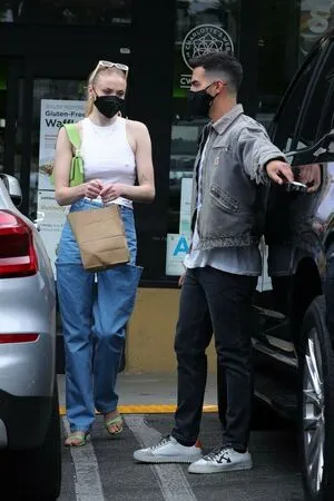 Sophie Turner OnlyFans Leaked Free Thumbnail Picture - #FFJMgpczG4
