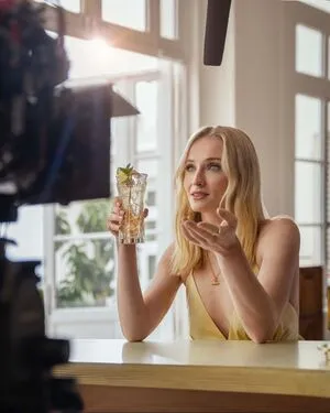 Sophie Turner OnlyFans Leaked Free Thumbnail Picture - #GKA8AwEwps
