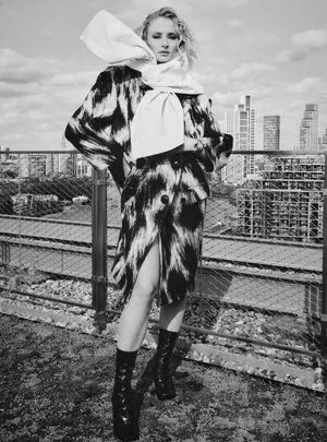 Sophie Turner OnlyFans Leaked Free Thumbnail Picture - #Q9JqdtS6ET