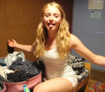 Sophie Turner OnlyFans Leaked Free Thumbnail Picture - #jlJFi1O2V2