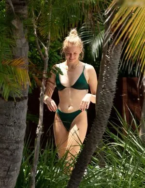 Sophie Turner OnlyFans Leaked Free Thumbnail Picture - #s9k0ice7oc