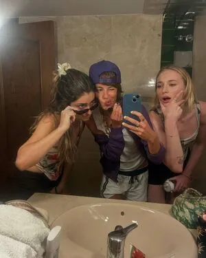 Sophie Turner OnlyFans Leaked Free Thumbnail Picture - #tuEqZ0v4Vq