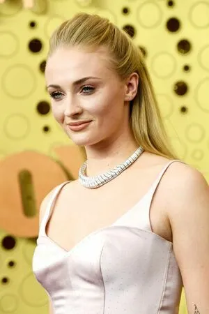 Sophie Turner OnlyFans Leaked Free Thumbnail Picture - #ugs2zl0g7l