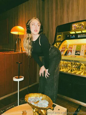 Sophielune OnlyFans Leaked Free Thumbnail Picture - #kJDWAYySHF
