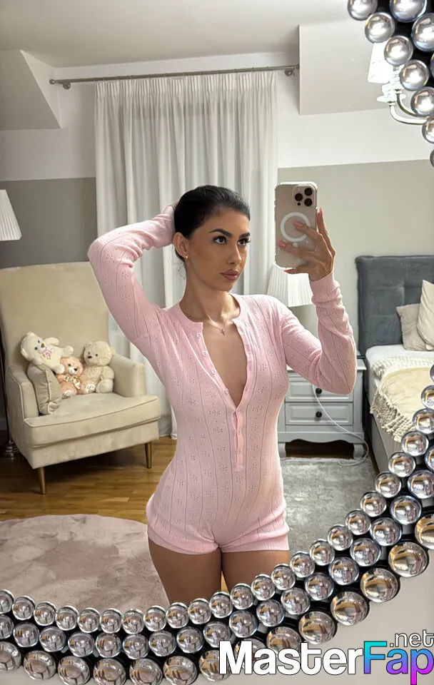 sophieraynetv