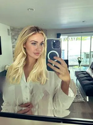 Sophiereadeofficial OnlyFans Leaked Free Thumbnail Picture - #2Gc3Qz87sv