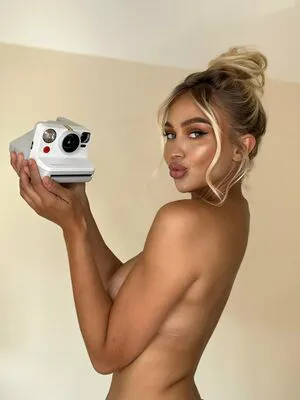 Sophiereadeofficial OnlyFans Leaked Free Thumbnail Picture - #R8zzLYcqcT