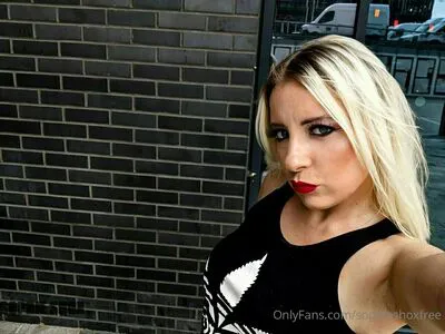 Sophieshoxfree OnlyFans Leaked Free Thumbnail Picture - #2WaFQbCOkA