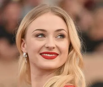Sophieturner OnlyFans Leaked Free Thumbnail Picture - #gwzbaiVlcy