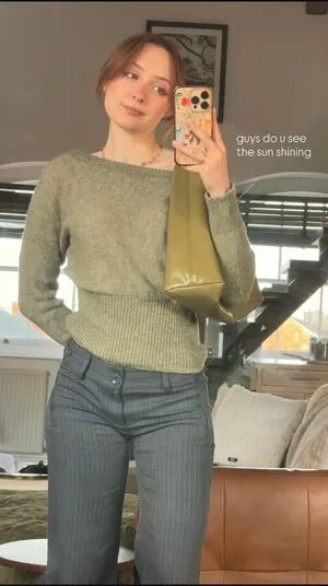 Soupforeloise OnlyFans Leaked Free Thumbnail Picture - #4EuMVKF8j8