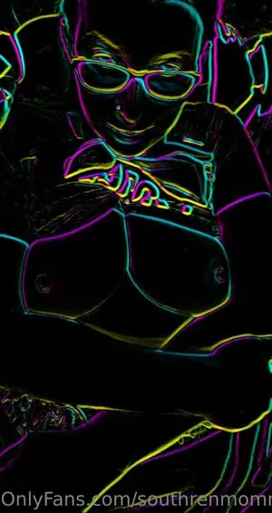 Southrenmomma2043 OnlyFans Leaked Free Thumbnail Picture - #5DJvjcrNIH