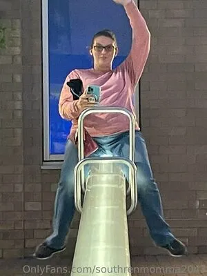 Southrenmomma2043 OnlyFans Leaked Free Thumbnail Picture - #SGiUHwOtiN
