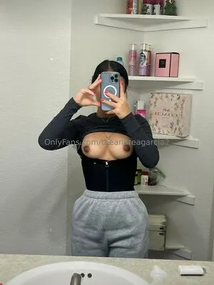 Soyandreagarciia1 OnlyFans Leaked Free Thumbnail Picture - #x5bS6MRtA1