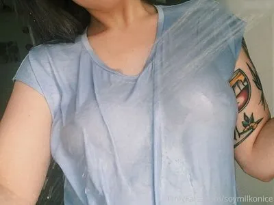 Soymilkonice OnlyFans Leaked Free Thumbnail Picture - #HanSLwIAzA