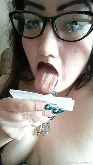Spacevvitch666 OnlyFans Leaked Free Thumbnail Picture - #2bGBugiwRI