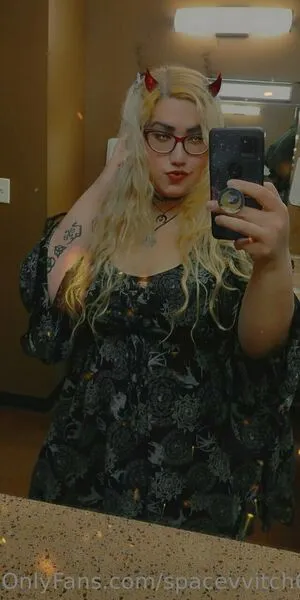 Spacevvitch666 OnlyFans Leaked Free Thumbnail Picture - #RfP3Lv9wgu