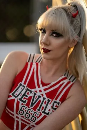 Sparkle Stache OnlyFans Leaked Free Thumbnail Picture - #HnLtlcILNA