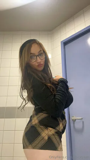 Spiceyem OnlyFans Leaked Free Thumbnail Picture - #LrYOInUGhS