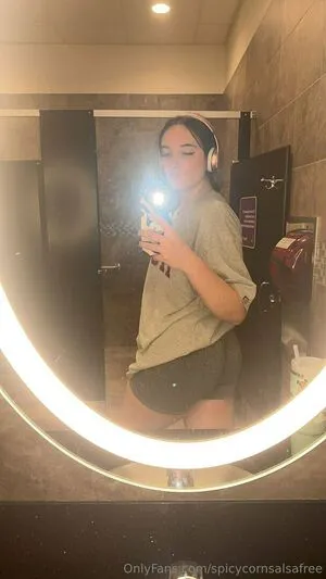 Spicycornsalsafree OnlyFans Leaked Free Thumbnail Picture - #utYThcCyKw