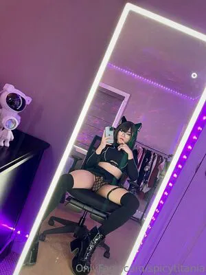 Spicytitania OnlyFans Leaked Free Thumbnail Picture - #7R1ch4wgIW