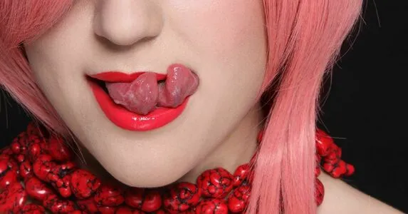 Split Tongue OnlyFans Leaked Free Thumbnail Picture - #GNLBsisxO4