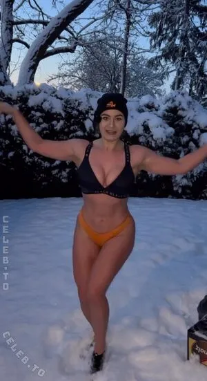 Squatilia OnlyFans Leaked Free Thumbnail Picture - #Kik1vIyCvs