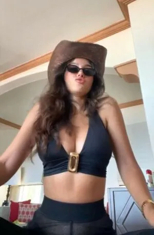 Sssniperwolf OnlyFans Leaked Free Thumbnail Picture - #8bKje4ABK4